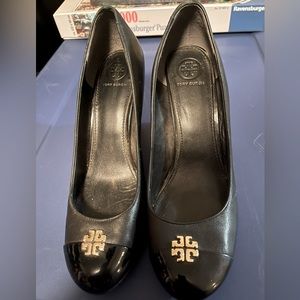 Tory Burch used black wedges size 9.5m